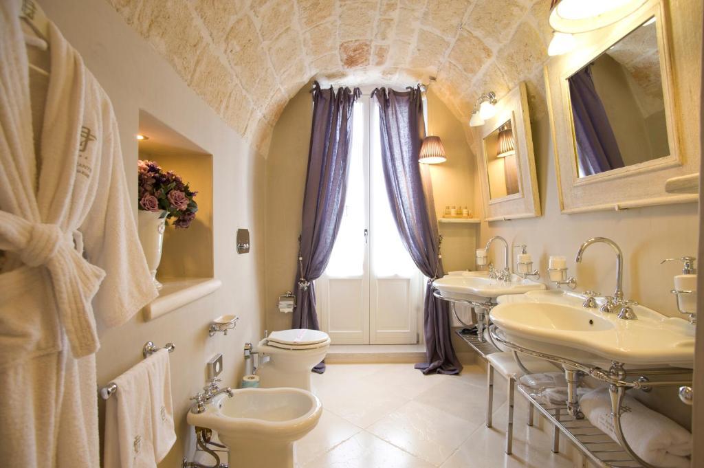 Suite with Balcony,1202413531:JPEG